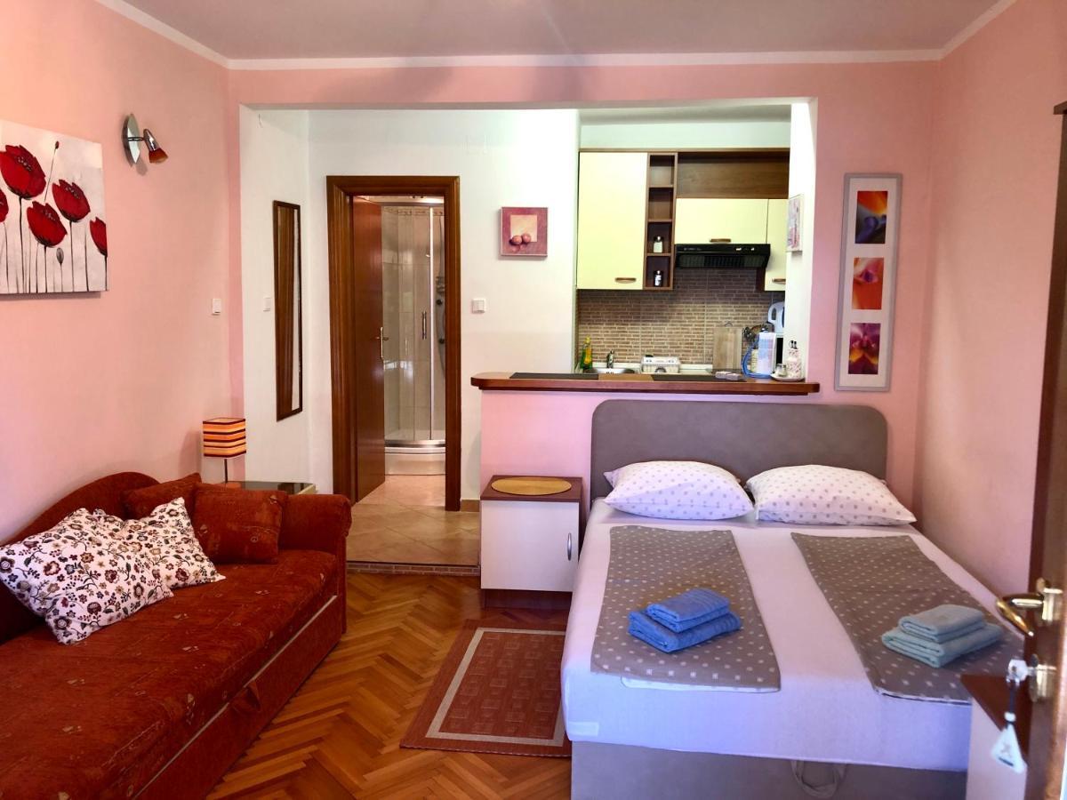Studio Apartman Sanja Zlobin Exterior photo